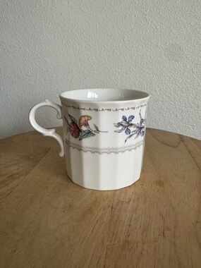 Mikasa Maxima Brynwood Fine China Coffee Mug Floral Band Japan